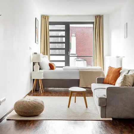 Global Living - Design I Rathausplatz I Kitchen I Daire Augsburg