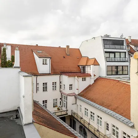 Global Living - Design I Rathausplatz I Kitchen I *