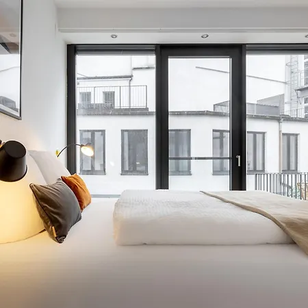 Global Living - Design I Rathausplatz I Kitchen I Daire Augsburg