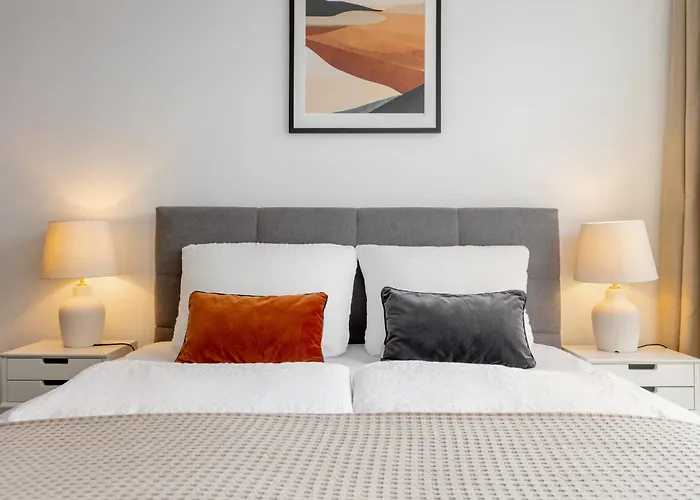 Global Living - Design I Rathausplatz I Kitchen I Apartman *