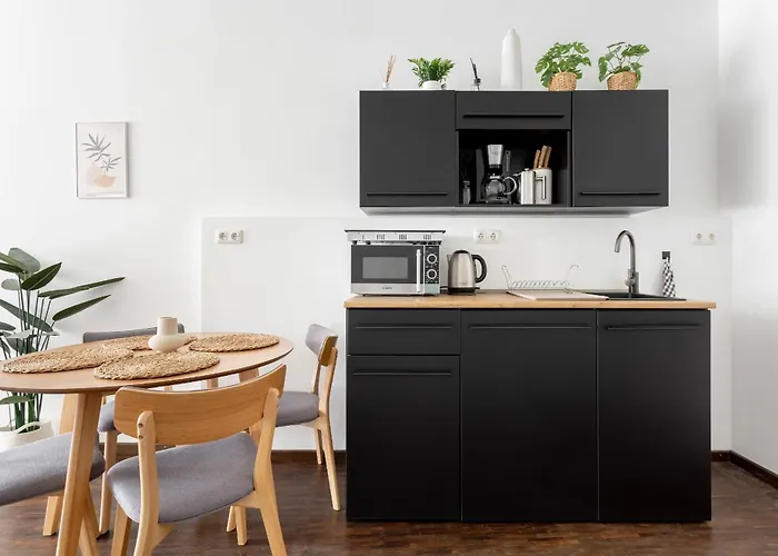 Global Living - Design I Rathausplatz I Kitchen I Apartman Augsburg