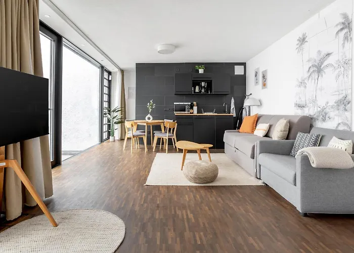 Global Living - Design I Rathausplatz I Kitchen I Apartman Augsburg