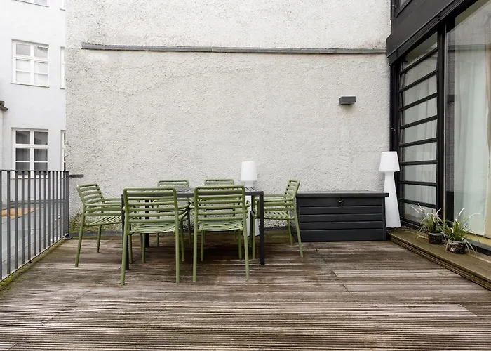 Global Living - Design I Rathausplatz I Kitchen I Apartman Augsburg