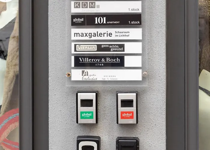 Global Living - Design I Rathausplatz I Kitchen I * Augsburg