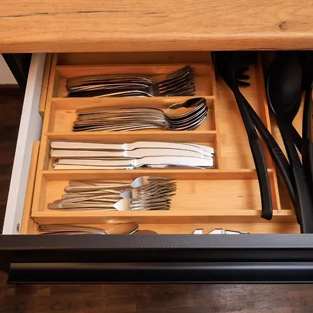 Global Living - Design I Rathausplatz I Kitchen I *