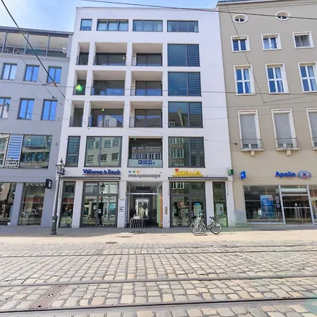 Global Living - Design I Rathausplatz I Kitchen I