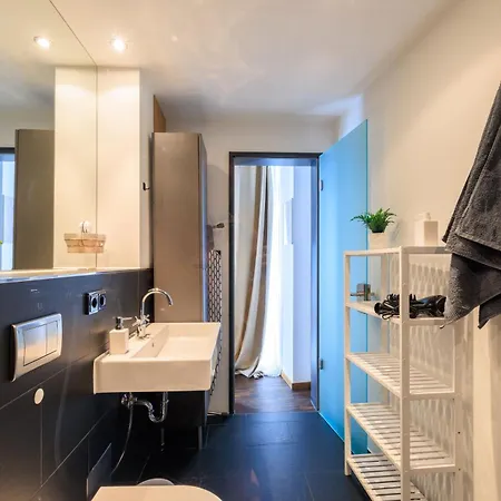 Global Living - Design I Rathausplatz I Kitchen I Apartment