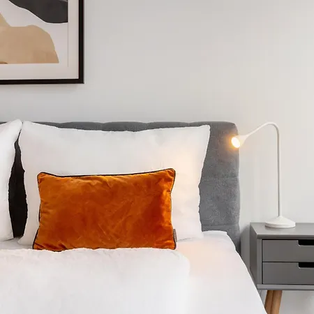 Global Living - Design I Rathausplatz I Kitchen I Apartment Augsburg