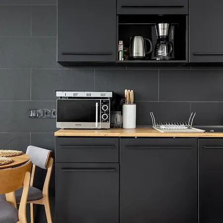 Global Living - Design I Rathausplatz I Kitchen I *