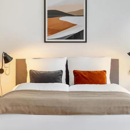 Global Living - Design I Rathausplatz I Kitchen I Apartment Augsburg