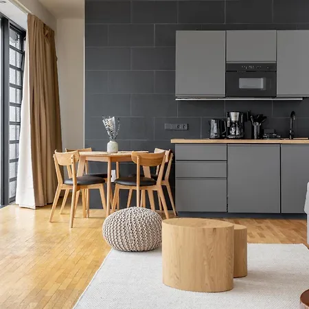 Global Living - Design I Rathausplatz I Kitchen I Appartamento Augusta