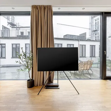 Global Living - Design I Rathausplatz I Kitchen I *