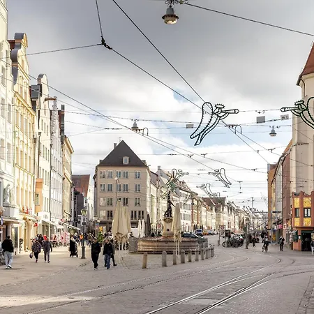 Global Living - Design I Rathausplatz I Kitchen I Augsburg