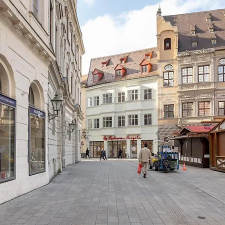 Global Living - Design I Rathausplatz I Kitchen I *