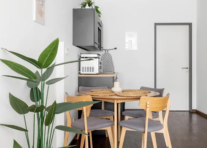 Global Living - Design I Rathausplatz I Kitchen I *