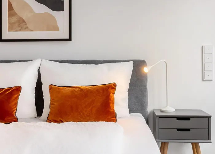 Global Living - Design I Rathausplatz I Kitchen I Appartement Augsbourg