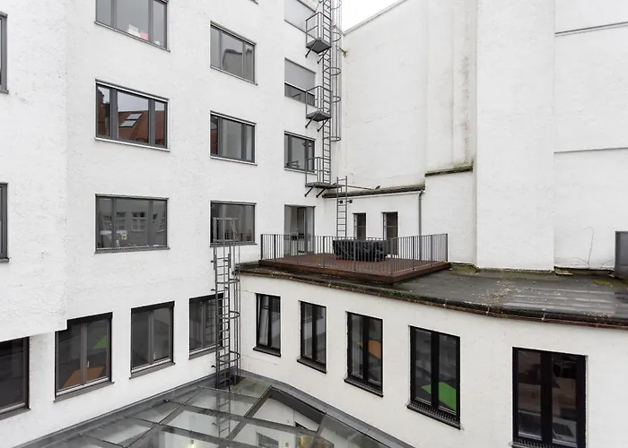 Global Living - Design I Rathausplatz I Kitchen I * Augsbourg