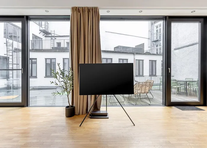 Global Living - Design I Rathausplatz I Kitchen I *