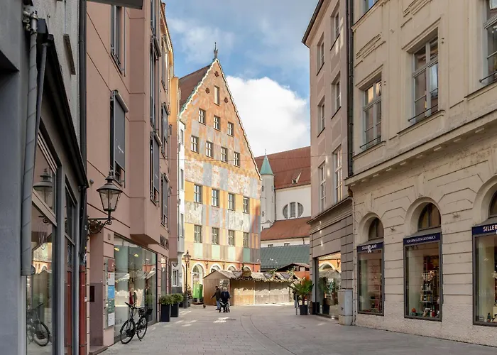 Global Living - Design I Rathausplatz I Kitchen I Appartement