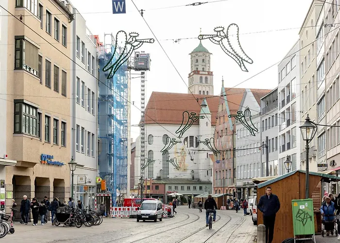 Global Living - Design I Rathausplatz I Kitchen I Appartement Augsbourg